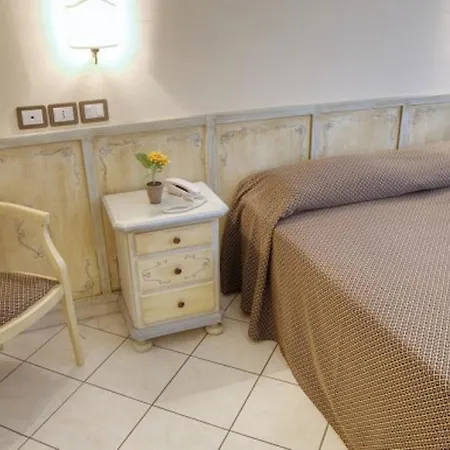 Отель Santa Margherita - 3*