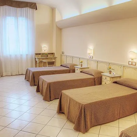 Отель Santa Margherita - 3*