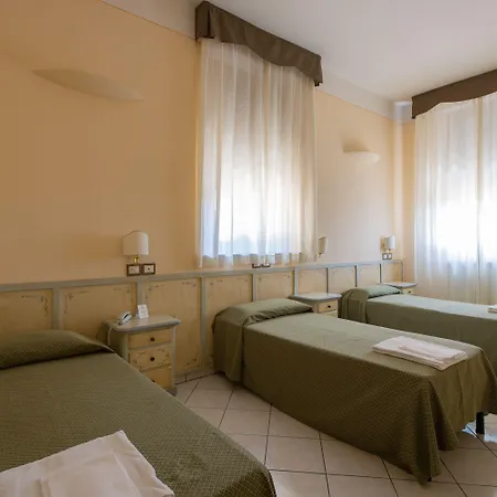 מלון Santa Margherita - 3*