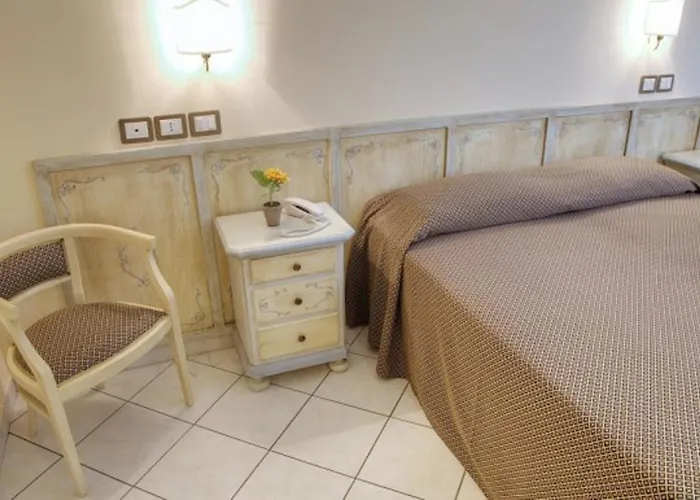 Готель Santa Margherita - 3*